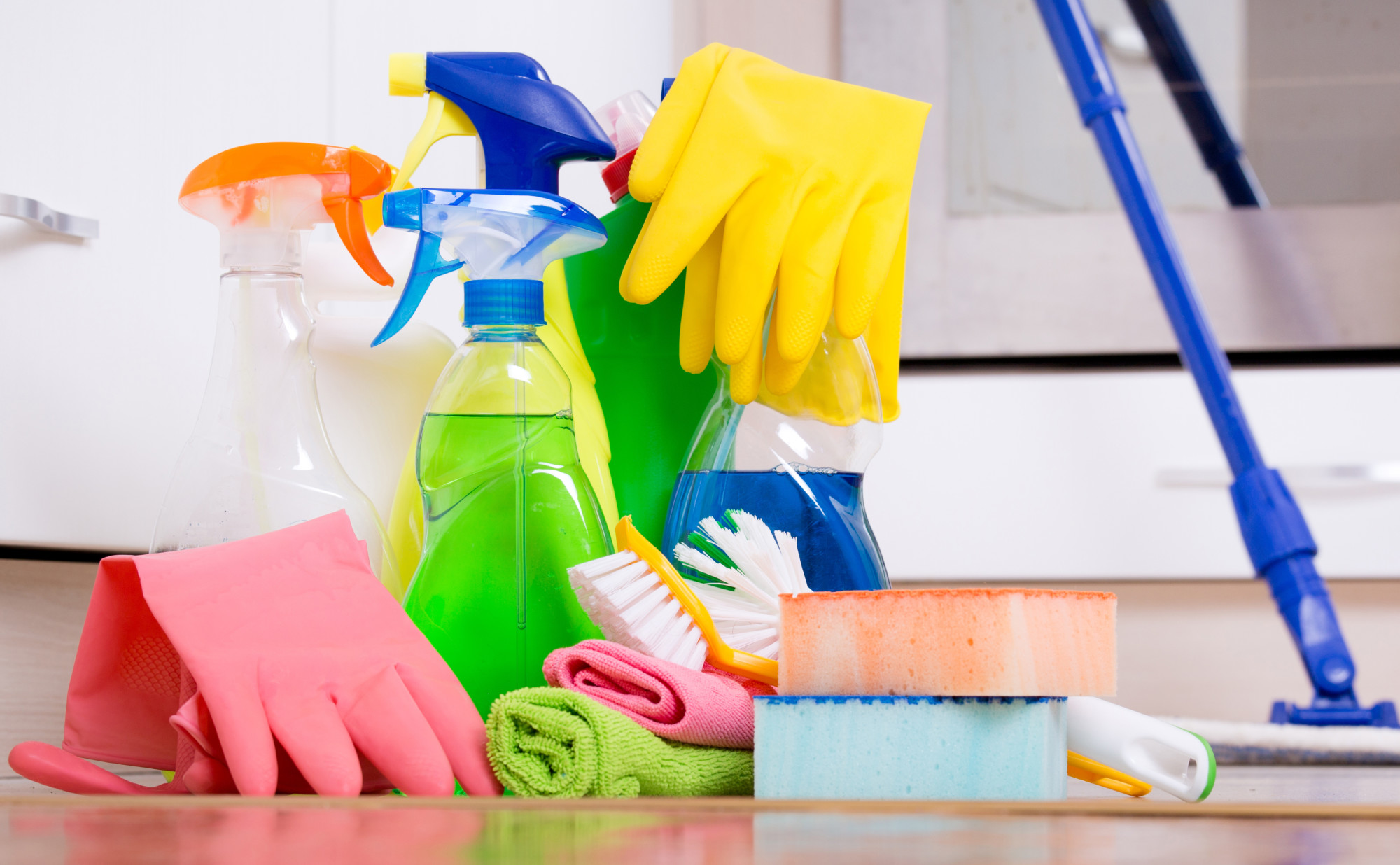 How to Bond Clean a House with the Help of Professionals?