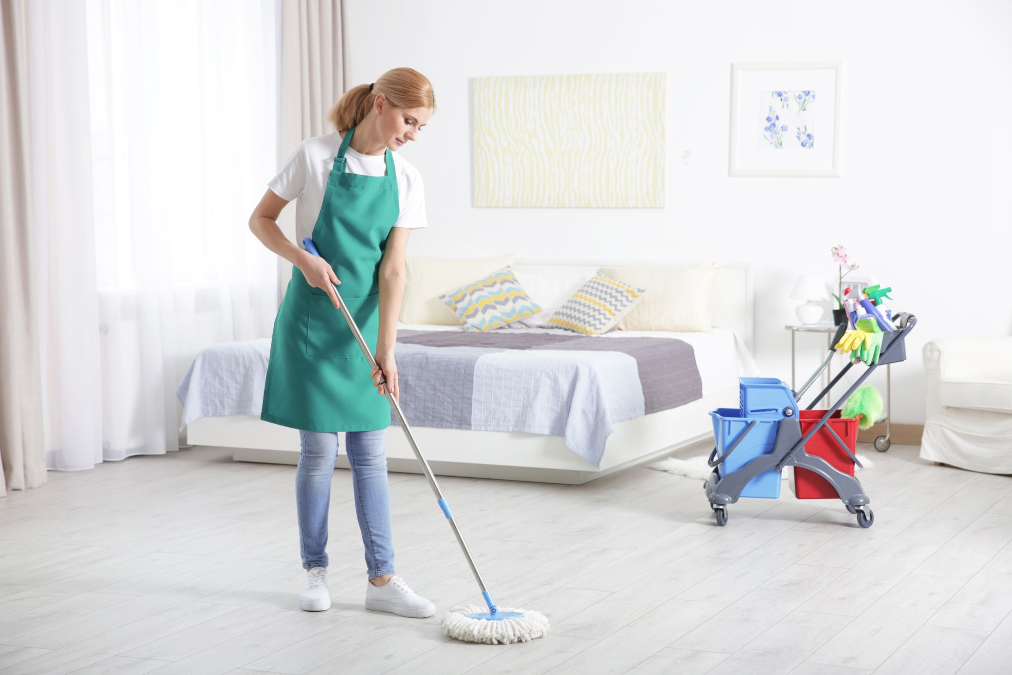 Vacating House Cleaning: Do Tenants Have to Clean Outside Windows